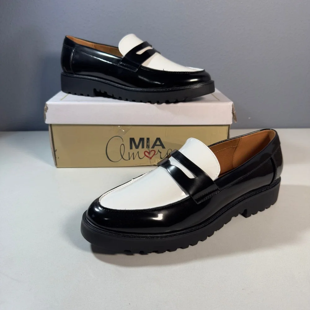 Mia Amore Hali Loafers Womens 10 Black White New Lug Sole Patent Penny Shoe